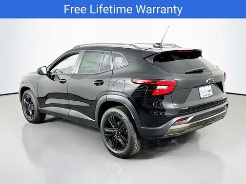 Mosaic Black Metallic 2026 Chevrolet Trax FWD ACTIV