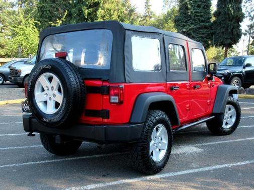 Photo 3 of 25 of 2016 Jeep Wrangler Unlimited Sport