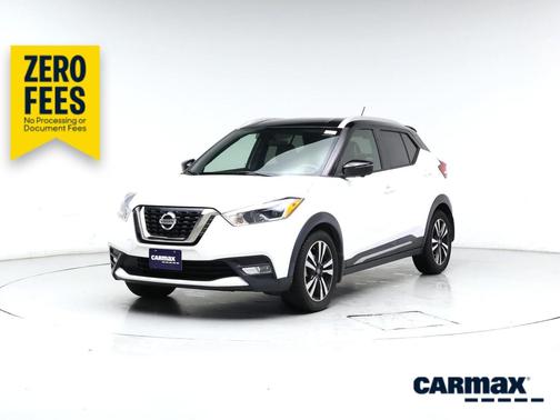 White 2018 Nissan Kicks SR