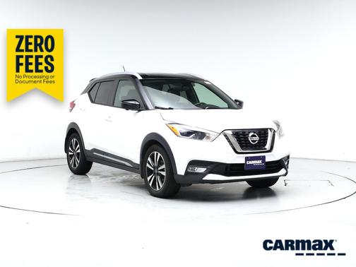 White 2018 Nissan Kicks SR