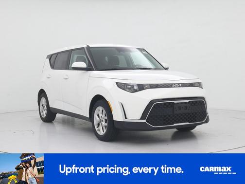 White 2024 Kia Soul LX