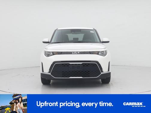 White 2024 Kia Soul LX