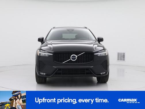 2023 Volvo XC60 B5 Ultimate Dark Theme