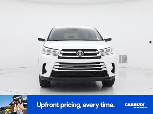 White 2019 Toyota Highlander LE