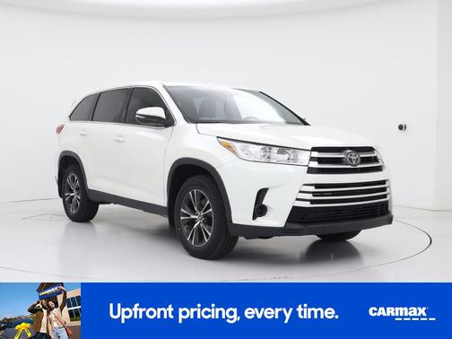 White 2019 Toyota Highlander LE