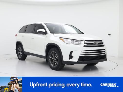 White 2019 Toyota Highlander LE