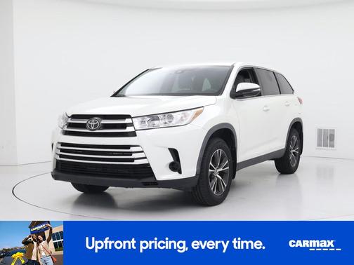 White 2019 Toyota Highlander LE