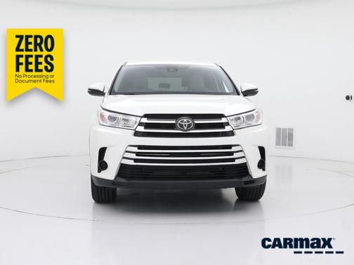 White 2019 Toyota Highlander LE