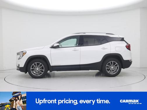 White 2024 GMC Terrain SLT