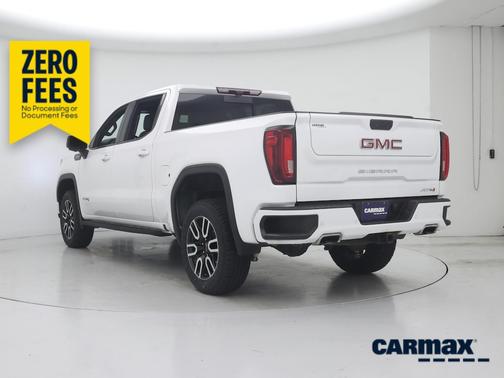 White 2024 GMC Sierra 1500 AT4