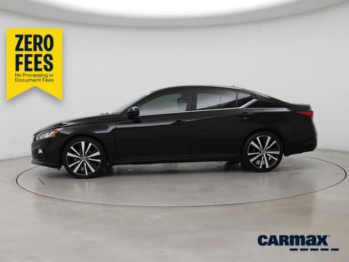 Black 2022 Nissan Altima SR