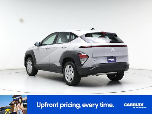 Gray 2024 Hyundai KONA SE