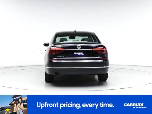 Black 2018 Volkswagen Passat SE w/Tech