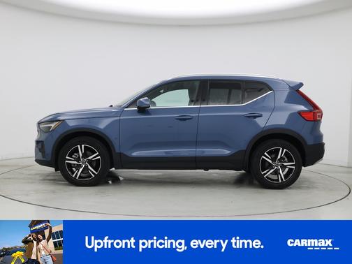 2024 Volvo XC40 B5 Plus Bright Theme