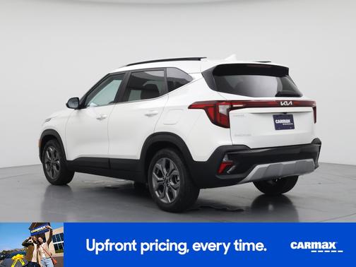 White 2024 Kia Seltos S