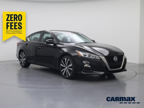 Black 2022 Nissan Altima SR
