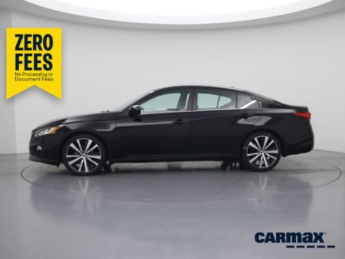 Black 2022 Nissan Altima SR