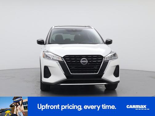 White 2022 Nissan Kicks SV