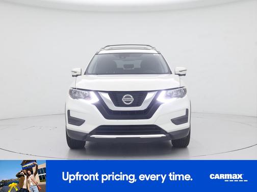 White 2019 Nissan Rogue SV