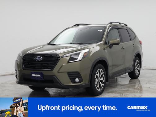 Green 2022 Subaru Forester Premium