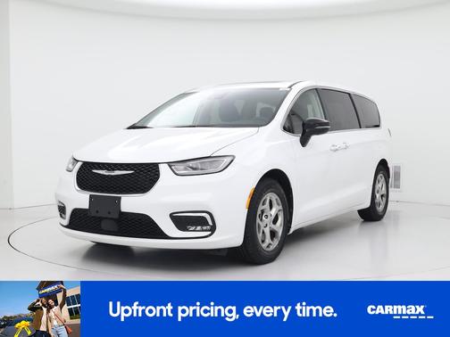 White 2024 Chrysler Pacifica Limited