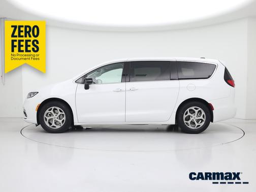White 2024 Chrysler Pacifica Limited