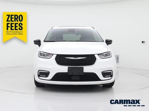 White 2024 Chrysler Pacifica Limited