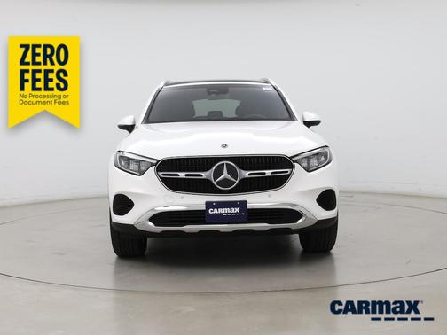 White 2024 Mercedes-Benz GLC 300