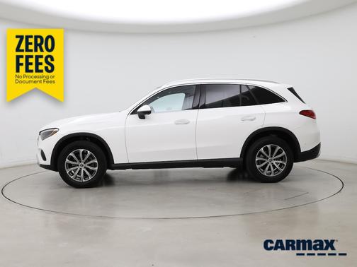 White 2024 Mercedes-Benz GLC 300