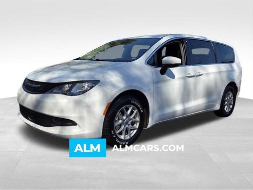 Bright White Clearcoat 2022 Chrysler Voyager LX