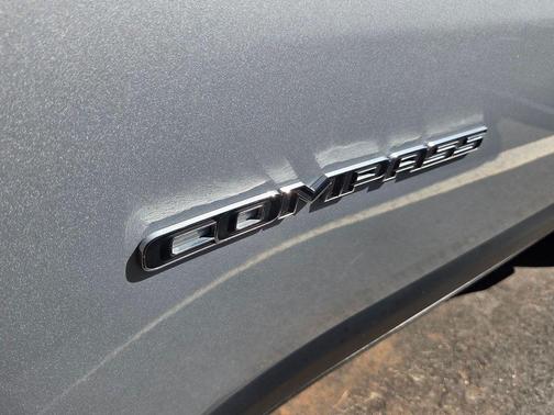 Silver Zynith 2025 Jeep Compass Limited