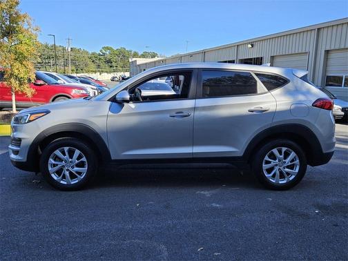 2021 Hyundai TUCSON SE