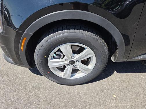 Ebony Black 2025 Kia Sorento LX