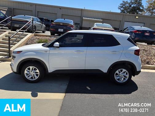 2025 Hyundai VENUE SE