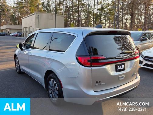 2024 Chrysler Pacifica Hybrid Select