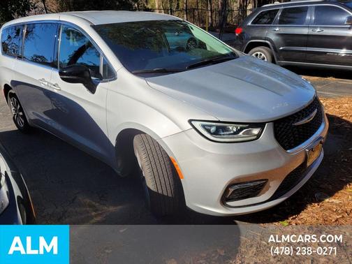 2024 Chrysler Pacifica Hybrid Select