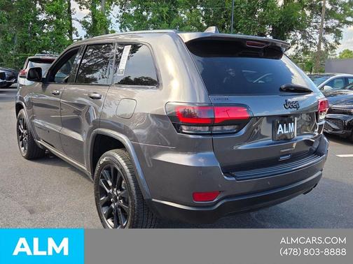 Granite Crystal Clearcoat Metallic 2017 Jeep Grand Cherokee Altitude