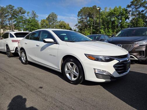 Summit White 2024 Chevrolet Malibu LT
