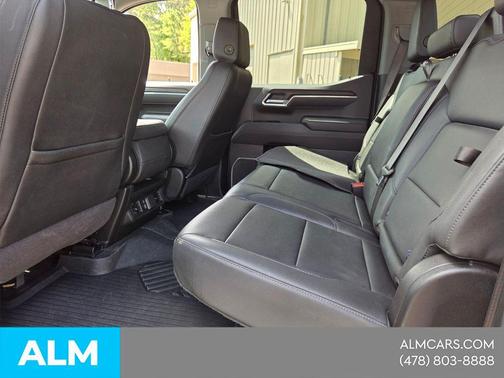 Summit White 2025 GMC Sierra 1500 SLT