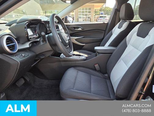 Mosaic Black Metallic 2025 Chevrolet Trax LS