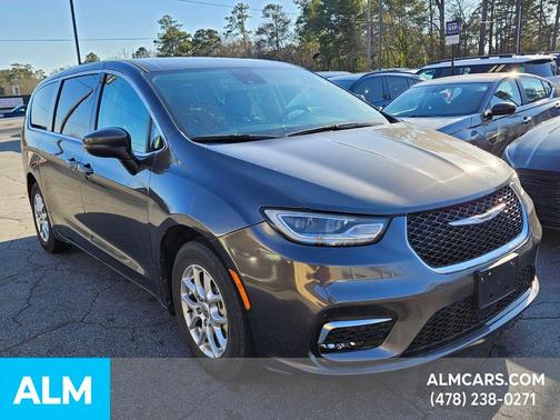 2023 Chrysler Pacifica Touring-L