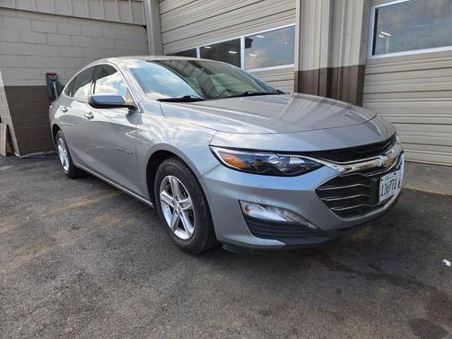 Sterling Gray Metallic 2024 Chevrolet Malibu LT