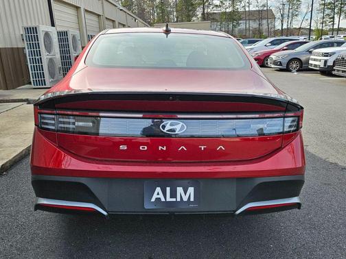 2025 Hyundai SONATA SE