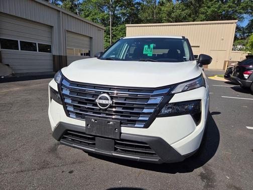Glacier White 2024 Nissan Rogue S