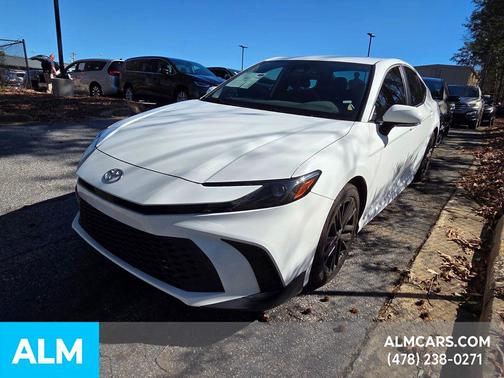 2025 Toyota Camry SE