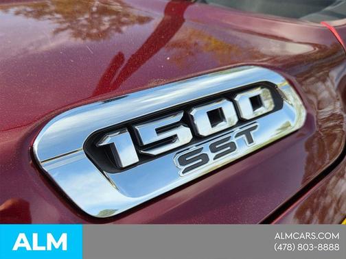 Delmonico Red Pearlcoat 2025 RAM 1500 Laramie