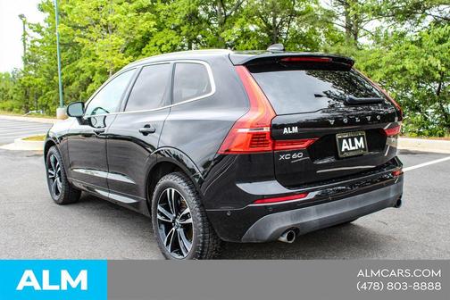 Onyx Black Metallic 2019 Volvo XC60 T5 Momentum