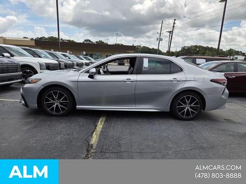 Celestial Silver Metallic 2022 Toyota Camry SE