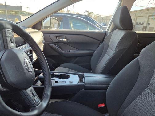 Brilliant Silver Metallic 2025 Nissan Rogue SV