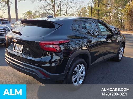 2025 Chevrolet Trax LS